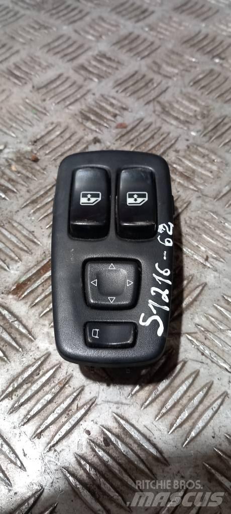 Scania R 440   1445793 Cabines