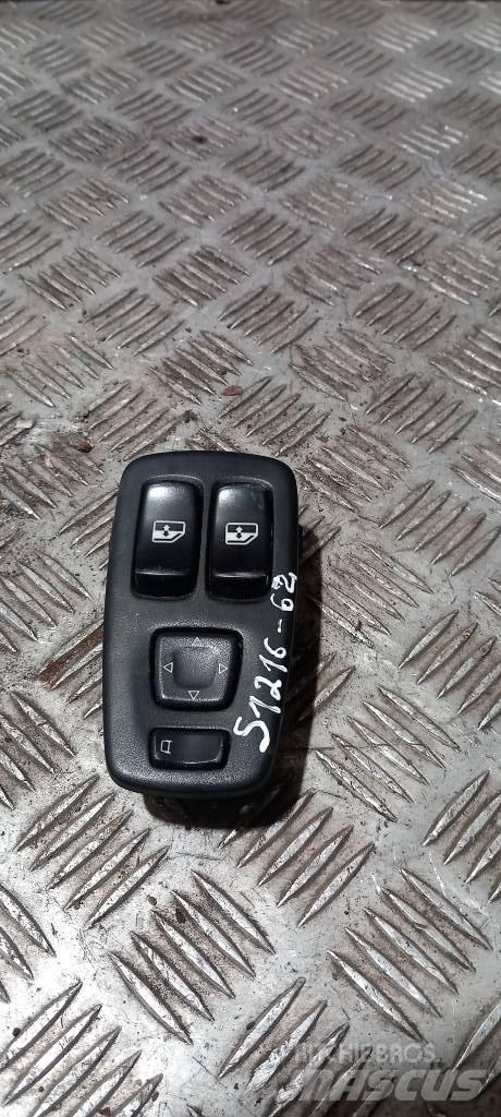 Scania R 440   1445793 Cabines