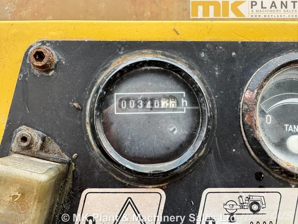 Bomag BW 213 D-2 Rouleaux monocylindre