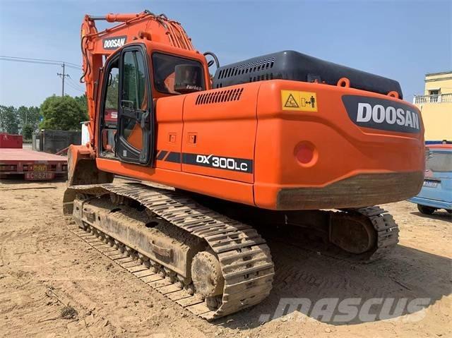 Doosan DX300 Pelle sur chenilles