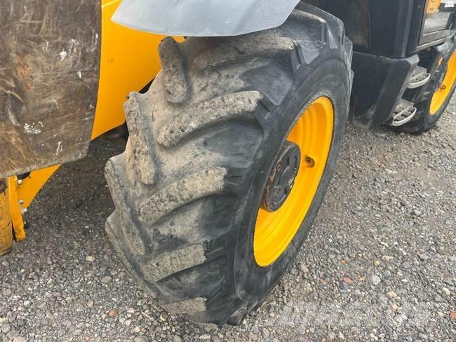 JCB 540-140 Chariot télescopique