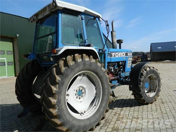 Ford 8210 Tracteur
