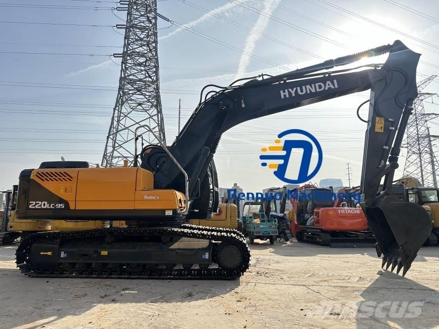 Hyundai R220LC-9S Pelle sur chenilles