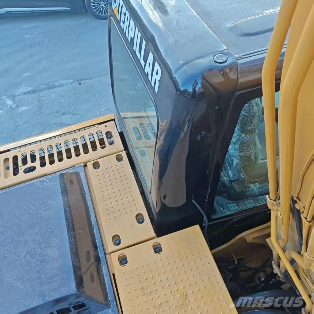 CAT 312 D Pelle sur chenilles