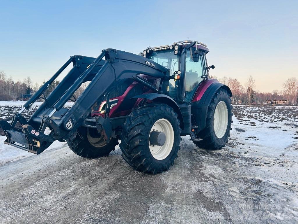 Valtra T 215 Active Tracteur