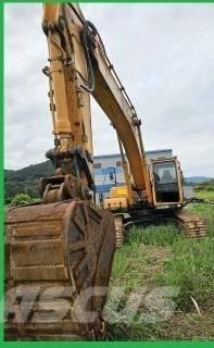 Hyundai Robex 300 LC Pelle sur chenilles