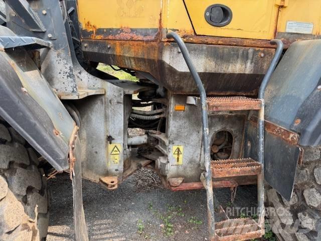 Komatsu WA 200 Chargeuse sur pneus