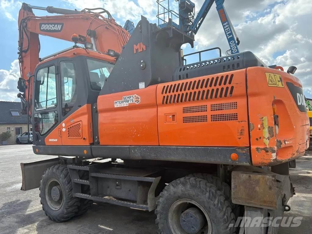Doosan DX210 WE-5 Pelle sur pneus
