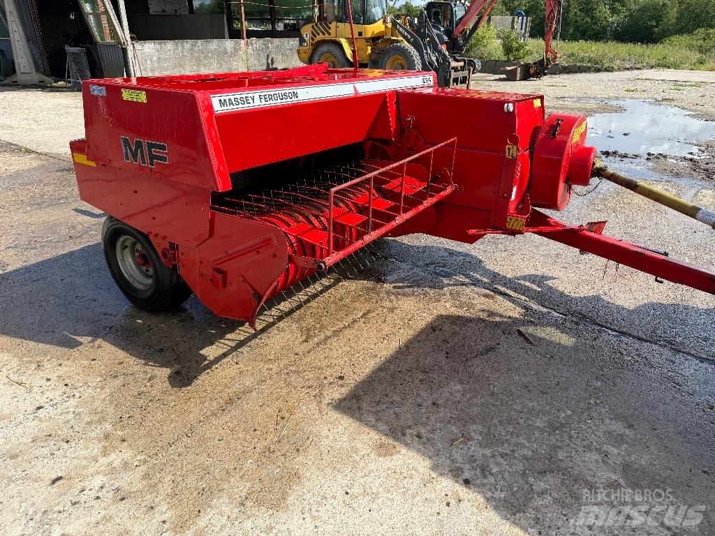 Massey Ferguson 224 Presse cubique