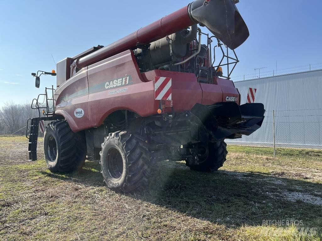 Case IH AF8240 Moissonneuse batteuse