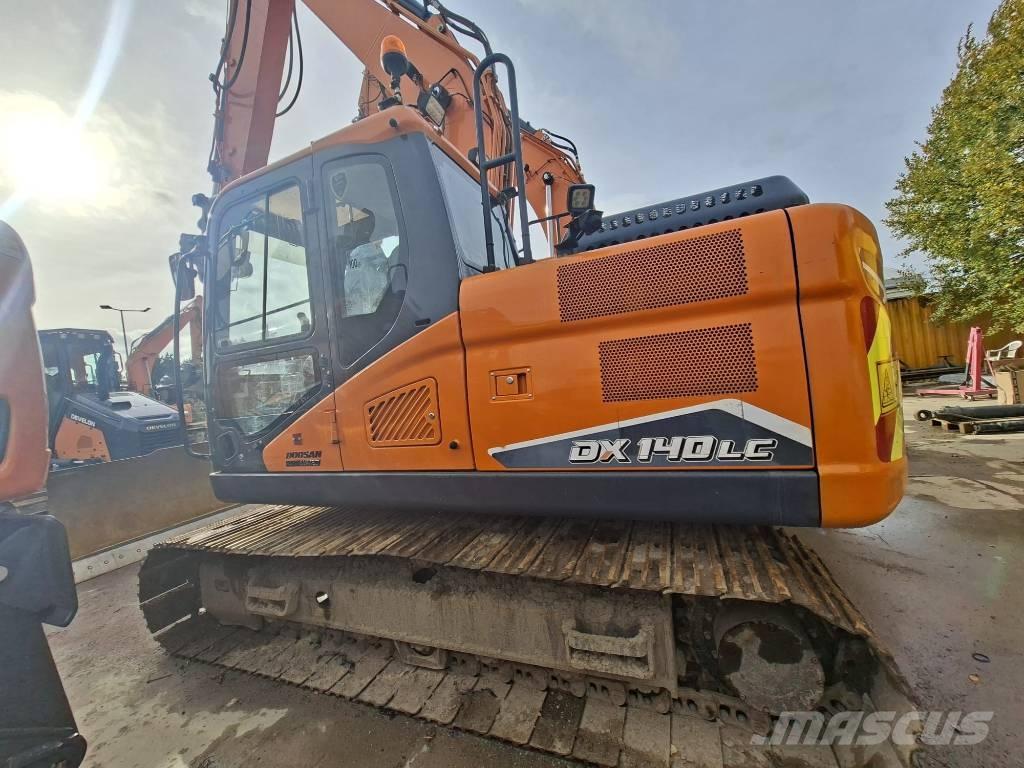 Doosan DX 140 LC Pelle sur chenilles