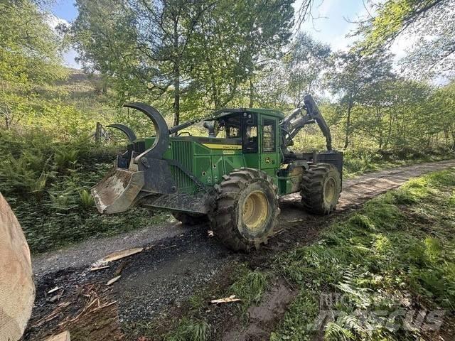 John Deere 640 L Débusqueur