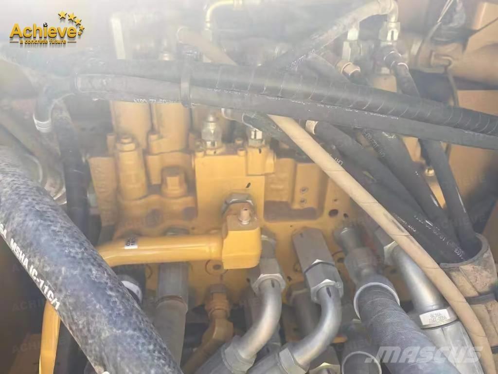 CAT 318D2L Pelle sur chenilles