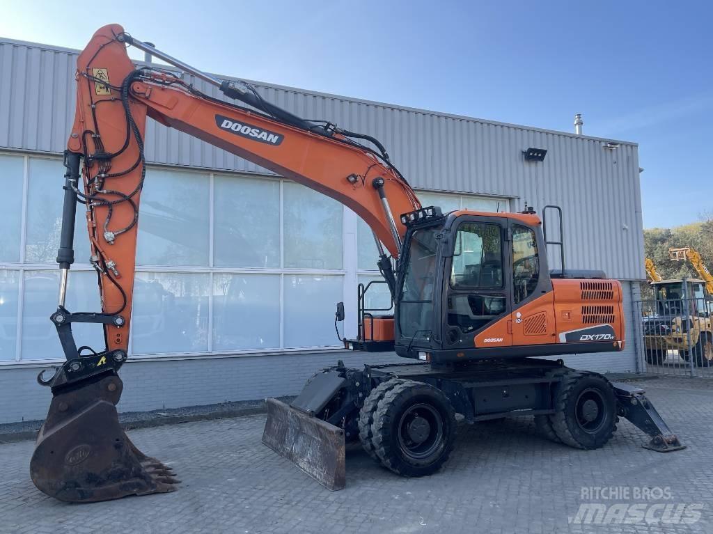 Doosan DX170W-5 Pelle sur pneus
