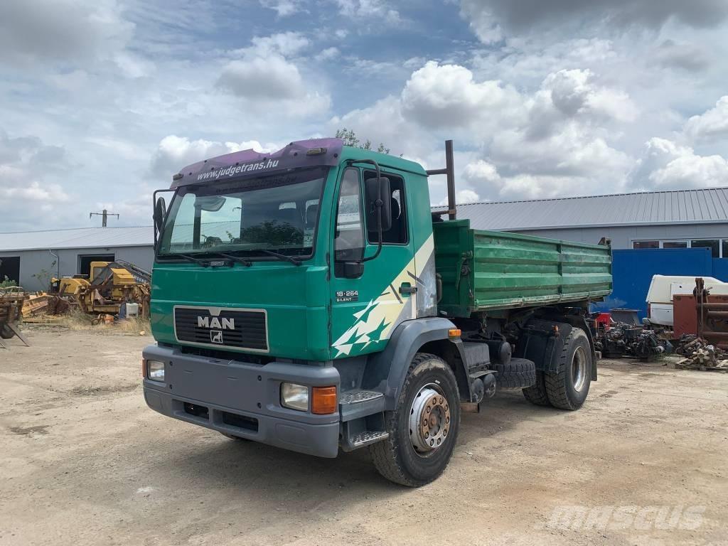 MAN 18.246 Camion benne