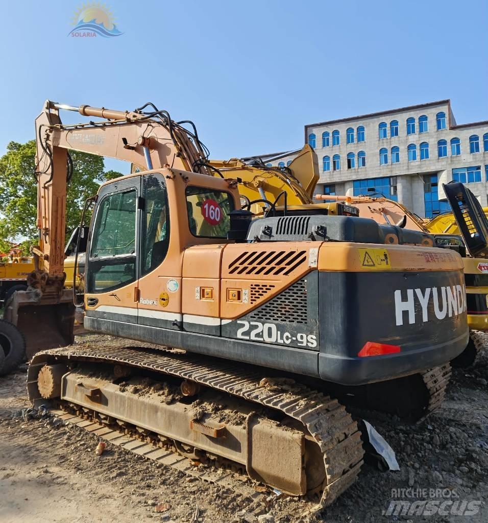 Hyundai R220LC-9S Pelle sur chenilles