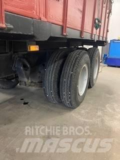  11,00-20 Däck & fälg Pneus, roues et jantes