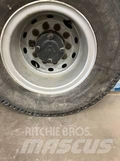  11,00-20 Däck & fälg Pneus, roues et jantes
