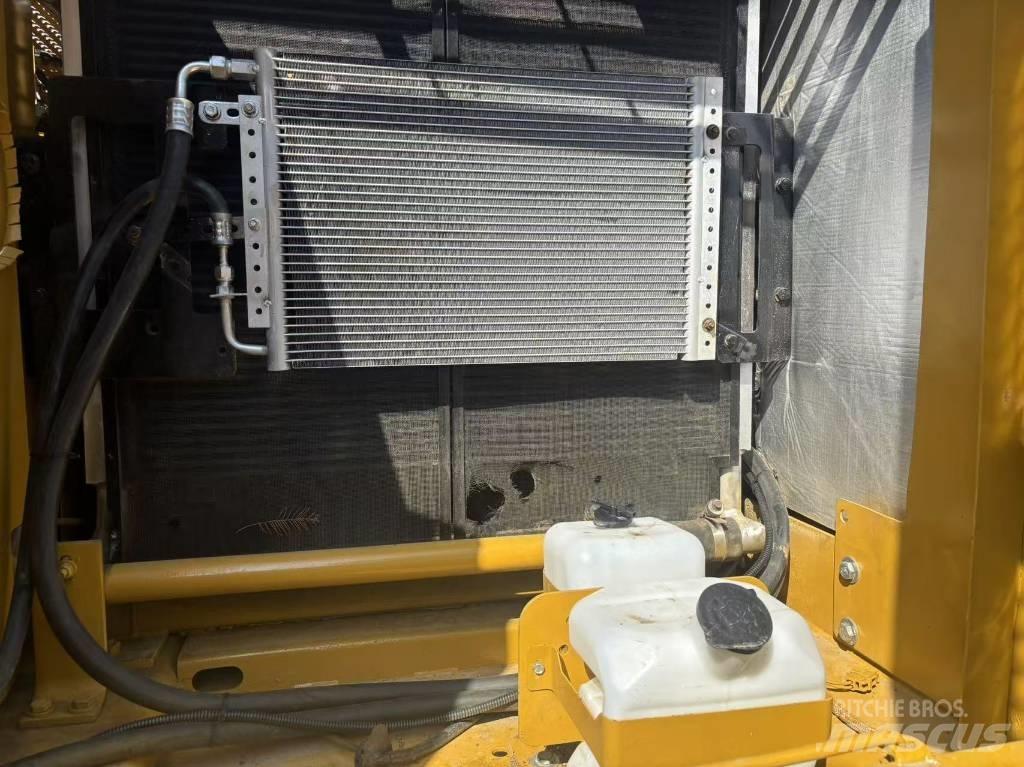 CAT 320 C L Pelle sur chenilles