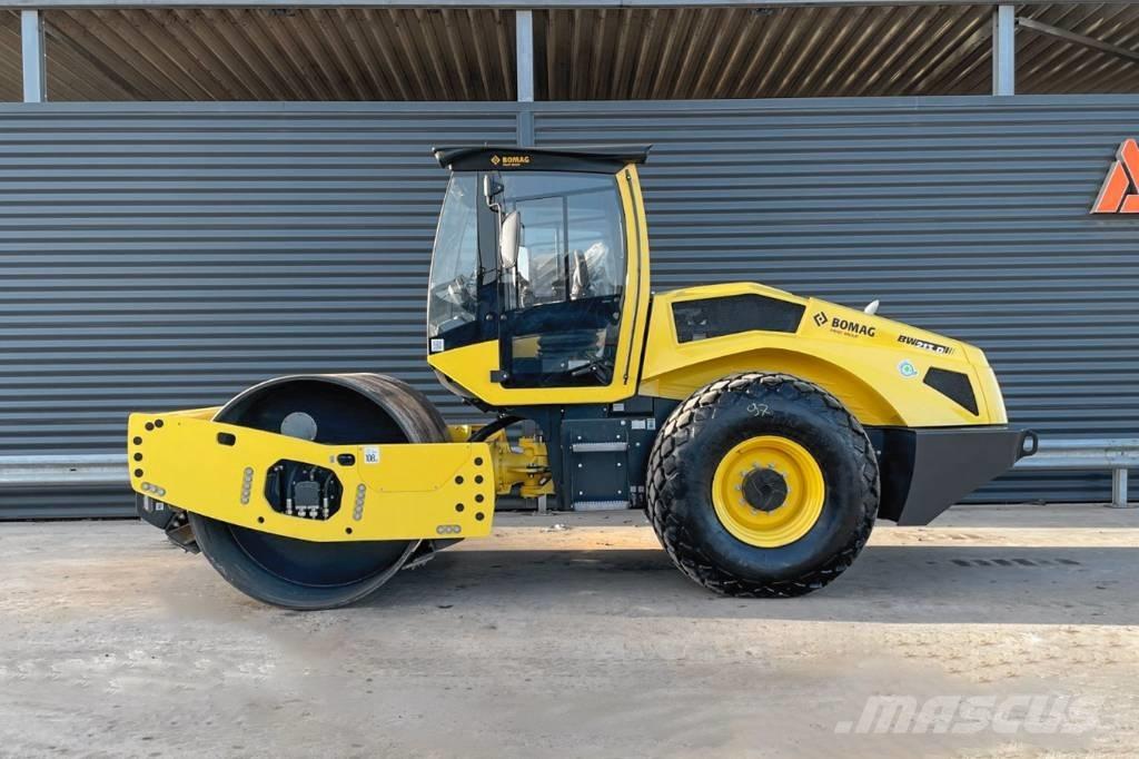 Bomag BW 213 D-5 Rouleaux monocylindre