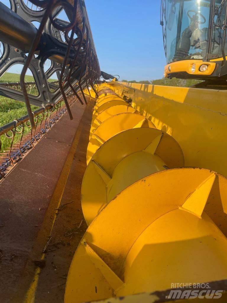 New Holland CX 8090 Moissonneuse batteuse
