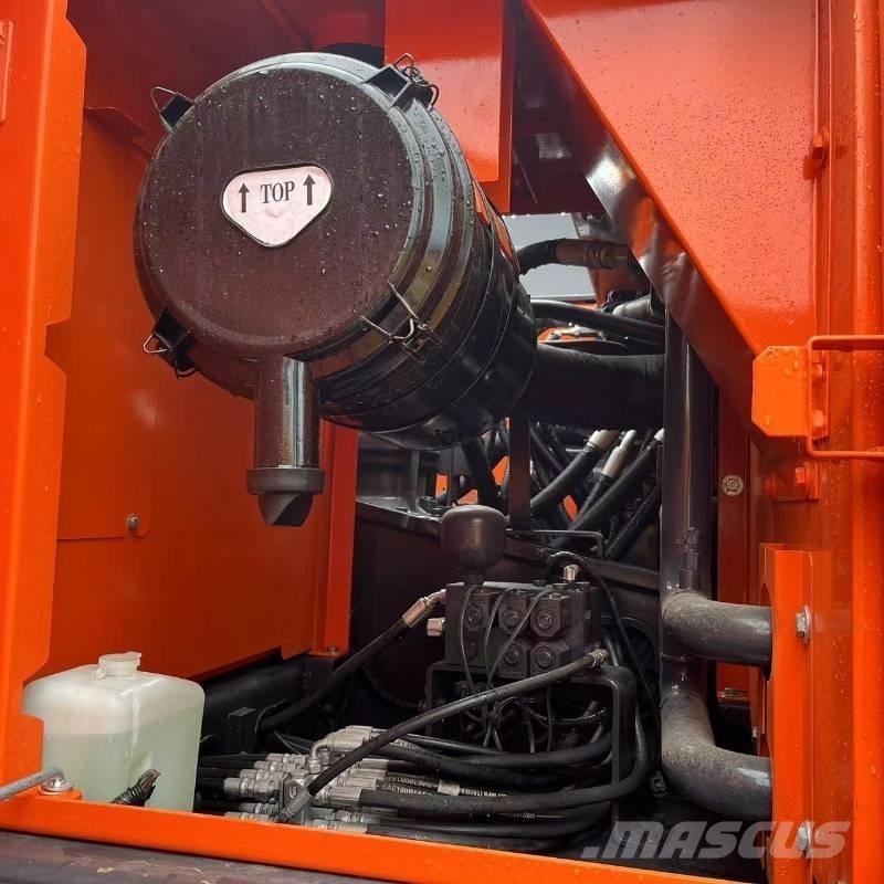 Doosan DX 225 Pelle sur chenilles