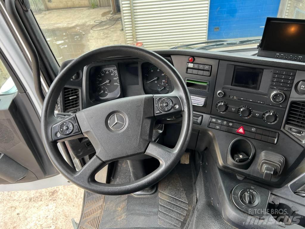 Mercedes-Benz 3246 Camion plateau ridelle avec grue