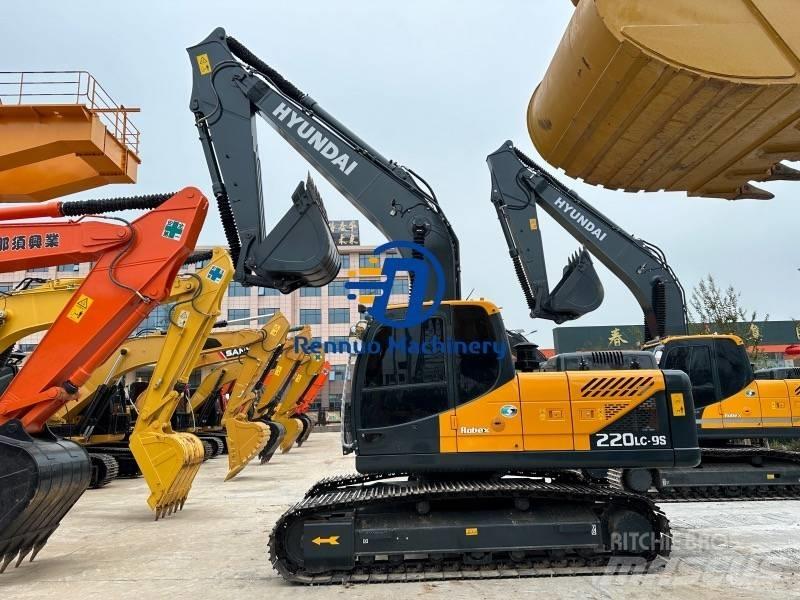 Hyundai R220LC-9S Pelle sur chenilles