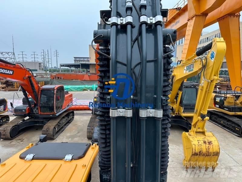 Hyundai R220LC-9S Pelle sur chenilles