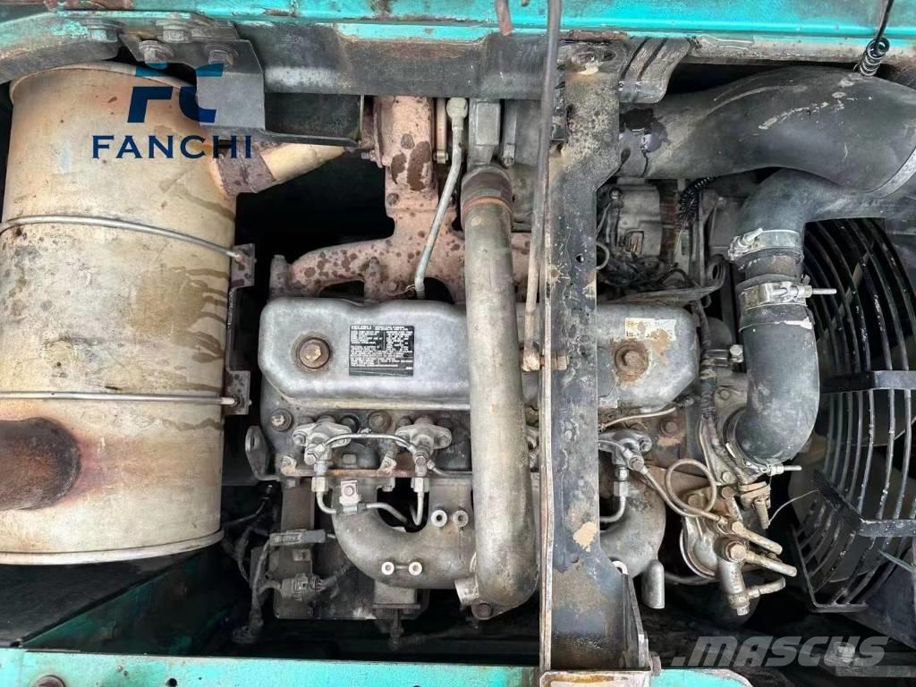 Kobelco SK 135 SR Pelle sur chenilles