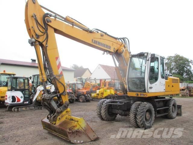Liebherr A 904 C Pelle sur pneus