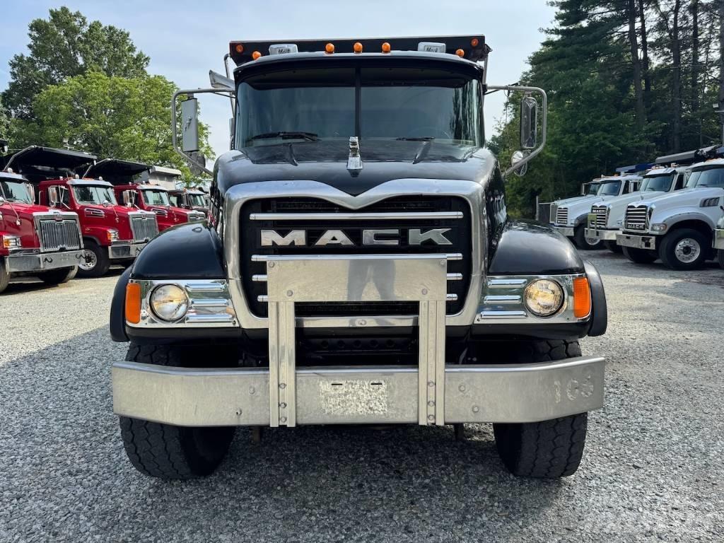 Mack Granite CV 713 Camion benne