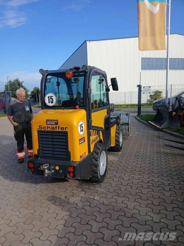 Schäffer 2428 SLT Chargeuse compacte