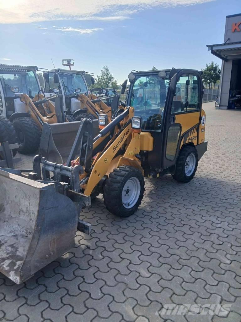 Schäffer 2428 SLT Chargeuse compacte