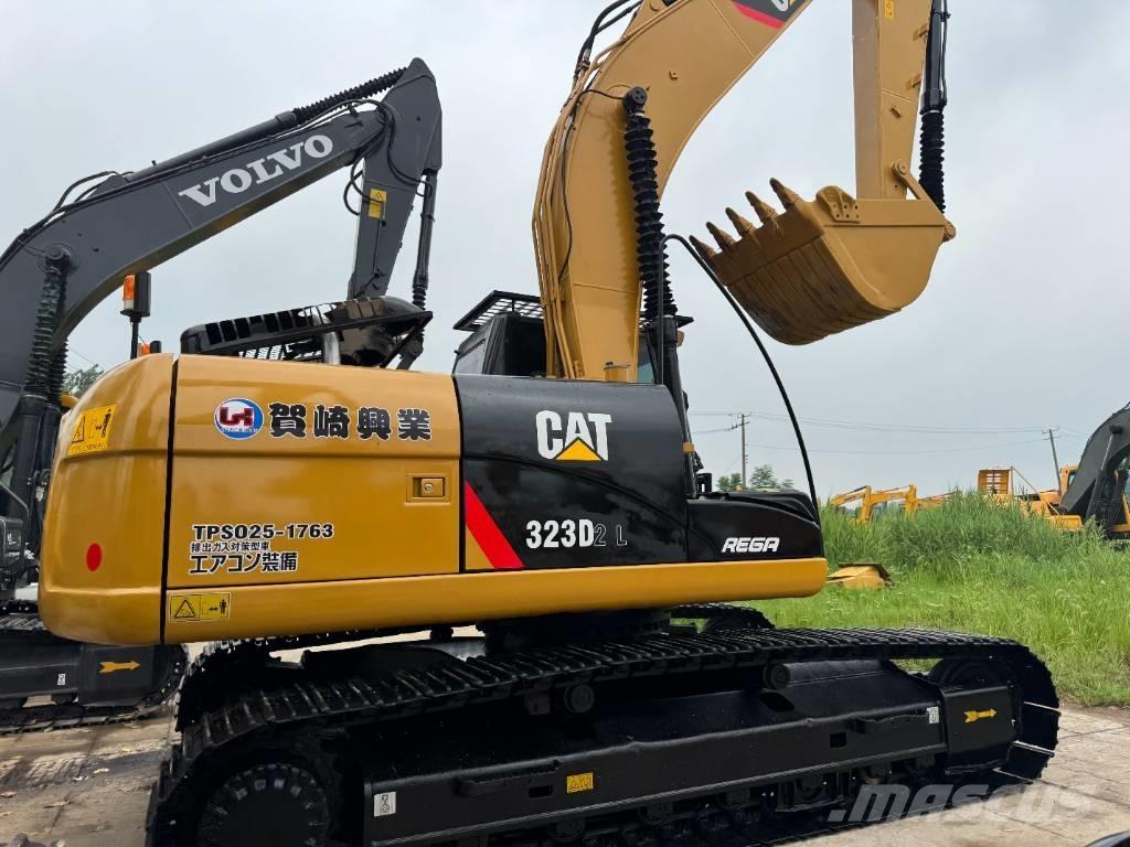 CAT 323D2 Pelle sur chenilles