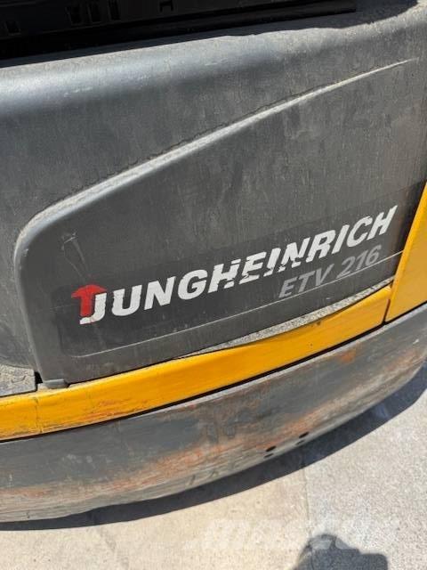 Jungheinrich ETV 216 Chariot à mât rétractable