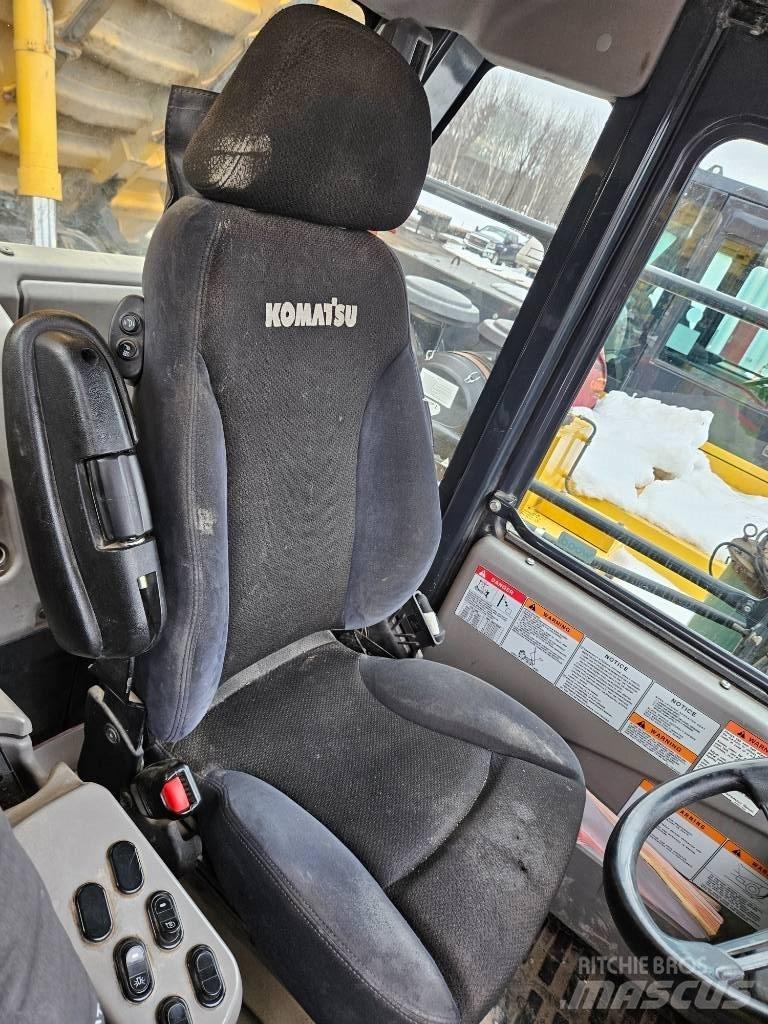 Komatsu HD465-8 Mini tombereau
