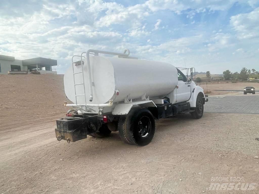 Ford F 750 XLT Camion citerne à eau