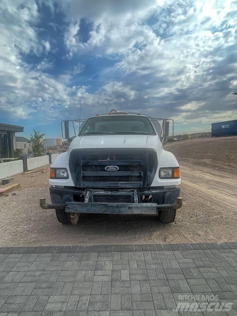 Ford F 750 XLT Camion citerne à eau