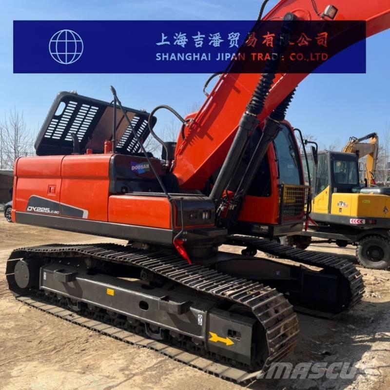 Doosan DX 225 Pelle sur chenilles