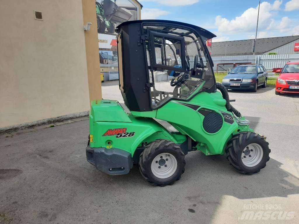 Avant 528 ROPS Manutention - Autres