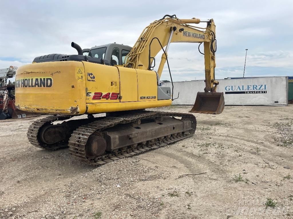 New Holland 245B Pelle sur chenilles