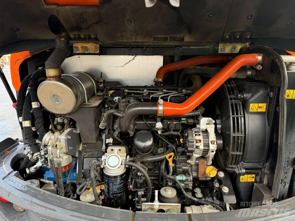 Doosan DX 57 W Pelle sur pneus