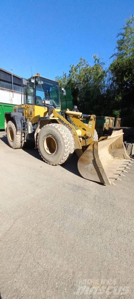 Komatsu WA 200 PT-5 Chargeuse sur pneus