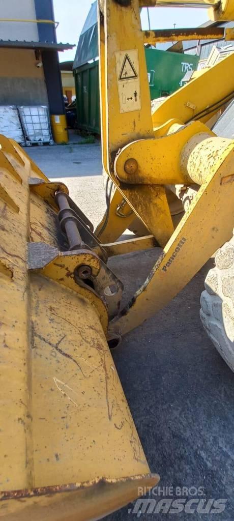 Komatsu WA 200 PT-5 Chargeuse sur pneus