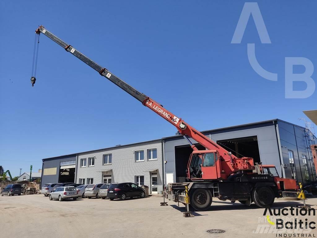 Liebherr LTM 1025 Grues tout terrain