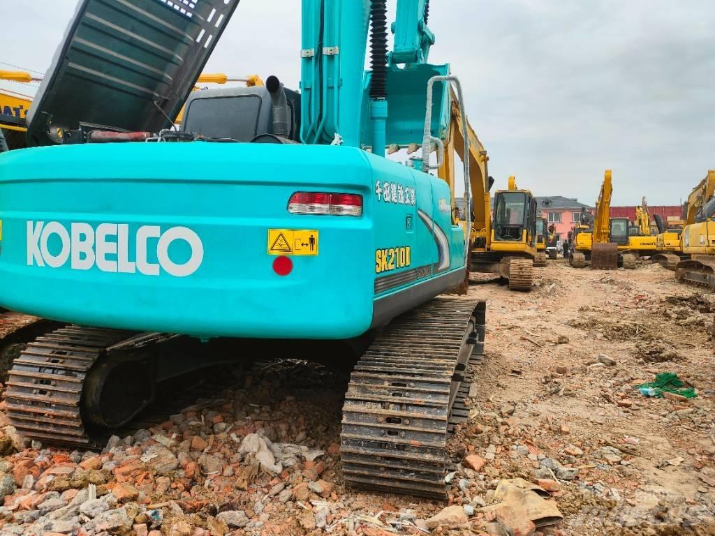 Kobelco SK 210 D Pelle sur chenilles