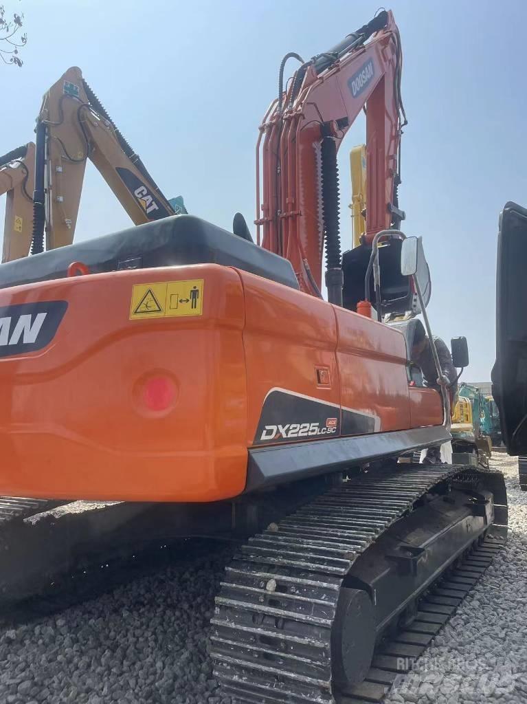 Doosan DX 225LC-9C Pelle sur chenilles