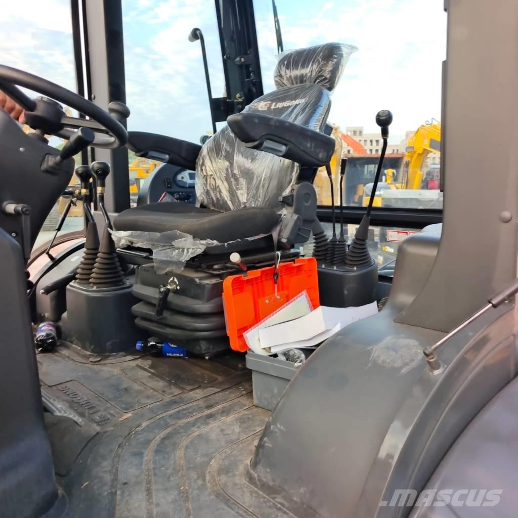 LiuGong CLG 777 A Tractopelle