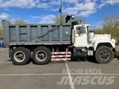 Mack RD 690 SX Camion benne